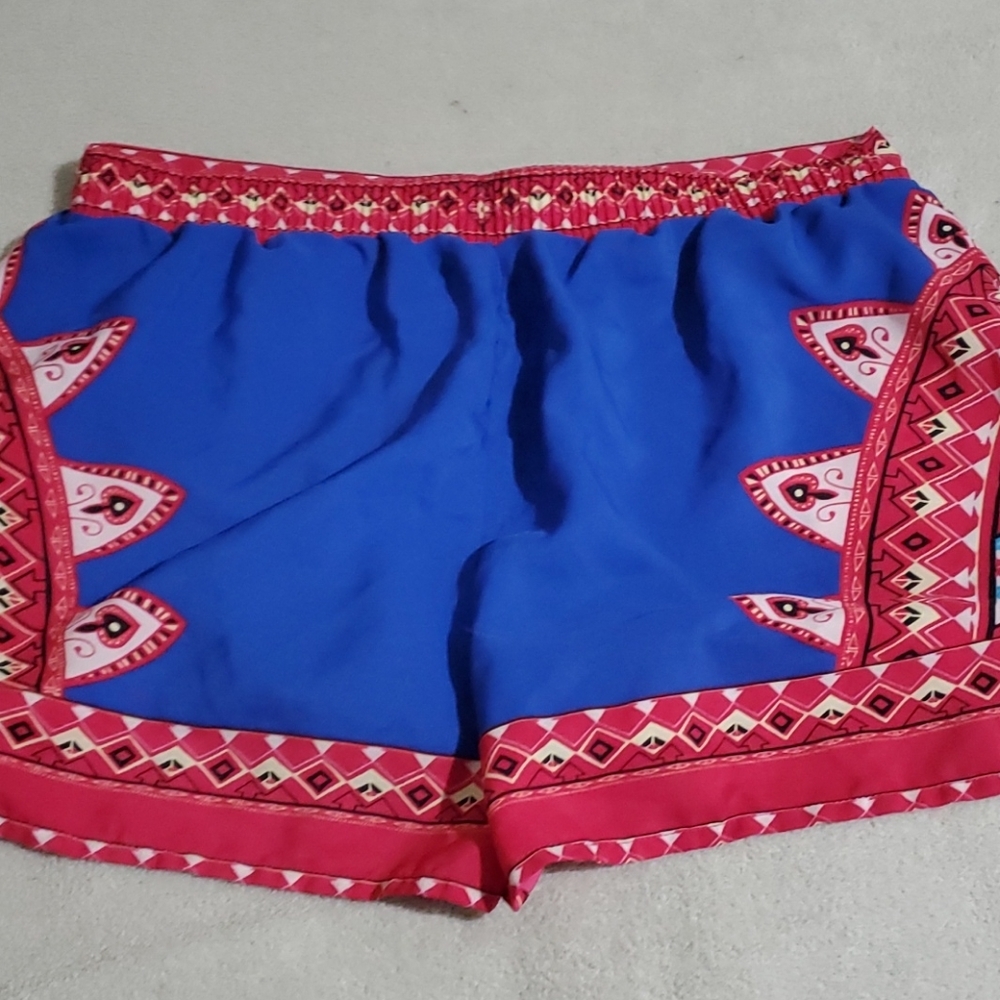 Shorts‎ - Picture 2 of 2
